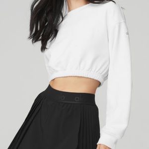 Alo devotion crew neck pullover. Cream color